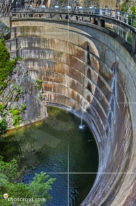 Стената на язовир Матка