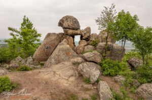 Мегалит над село Бузовград