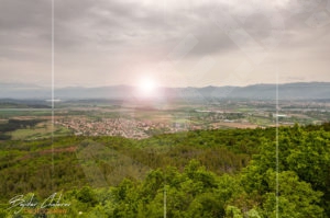 Панорамна гледка от мегалита Врата на богинята Майка над село Бузовград