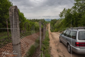 Мегалит над село Бузовград - черният път и кльона покрай военните складове