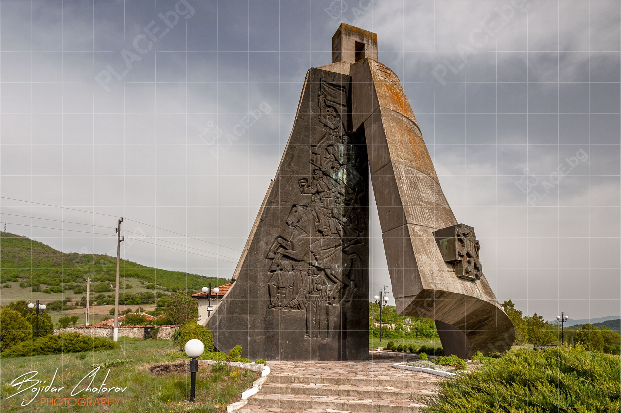 Паметник „Камбана“