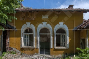 Пощенската станция на изоставената Духовна семинария в Черепиш