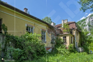 Изоставената Духовна семинария в Черепиш - основната сграда