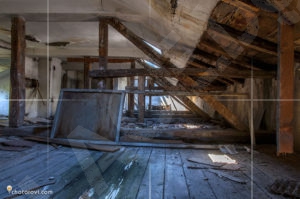 Подпокривното пространство на главната сграда на семинарията