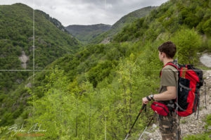 Площадка край пътя за водопад "Сувчарско пръскало" с хубава гледка