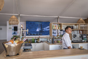 AC37 CLUB - официалната VIP зона на 37-th America's Cup