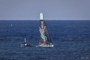 37th America's Cup - Вятърът окончателно спадна и гонката беше прекратена