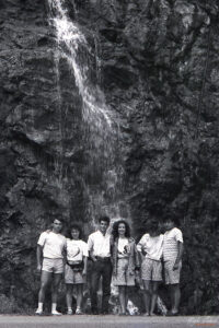 Архивни кадри от времето когато Антоновския водопад беше "задължителна спирка" за да се охладят колите след дългото изкачване...