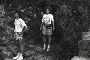 Архивни кадри от времето когато Антоновския водопад беше "задължителна спирка" за да се охладят колите след дългото изкачване...