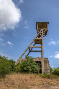 Изоставено минно съоръжение в местност Бакърлъка