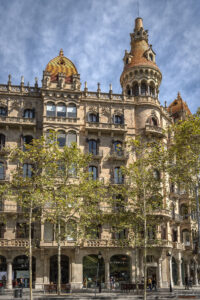 Фасади около площад Catalunya