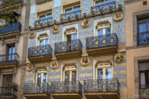 Фасада в стил "ориенталски барок" по булевард La Rambla
