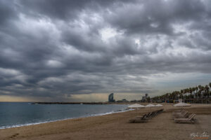 Наближаващата на хоризонта буря