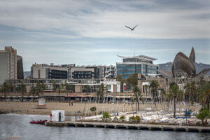 Плажа до яхтеното пристанище Барселона