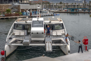 Яхтено пристанище Барселона - дами в действие