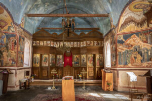 Иконостасът в манастирската черква на Белочерковския манастир