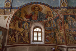 Изящните фрески в Белочерковския манастир