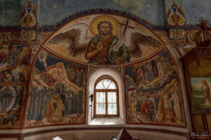 Изящните фрески в Белочерковския манастир