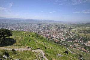 Гледка към Бергама от Пергамския акропол