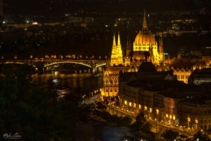 Нощна Будапеща - Унгарският парламент и мостът Маргарет