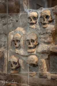 Стена от черепи в Челе кула (Skull Tower)