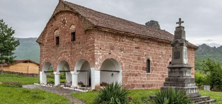 Черверната църква до село Боровица