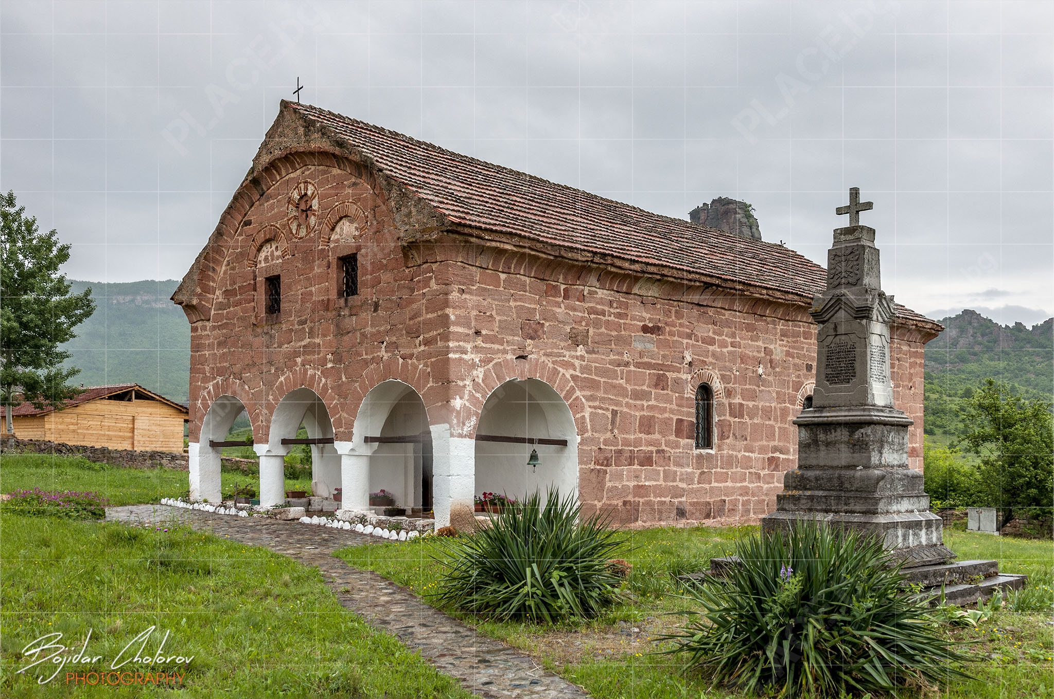 Черверната църква до село Боровица