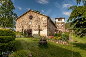 Църквата и кулата в Чипровския манастир