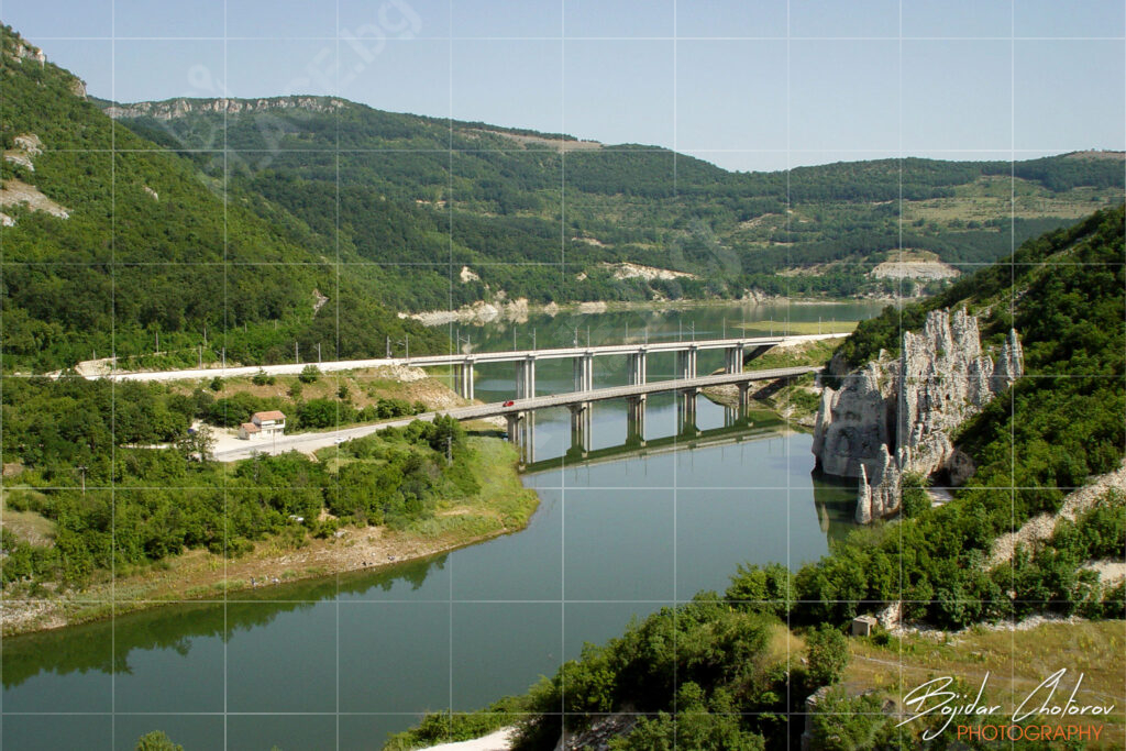 Автомобилен и ЖП мост над язовир Цонево до Чудните скали