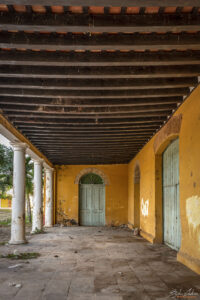 Изоставената казарма на кавалерията непосредствено до ЖП гара Тринидад