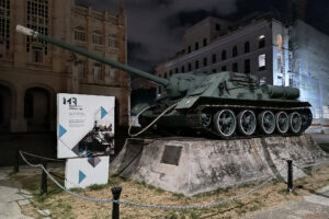 Оригиналният съветски танк SAU-100, който Фидел Кастро използва в Залива на прасетата