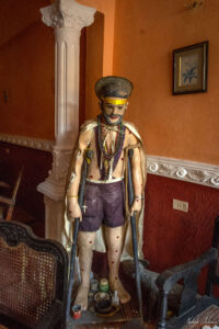 Традиционни фигури Сантерия поставяни в домовете в Куба