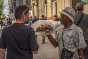 Улична храна в Хавана