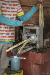 Преса за изцеждане на сок от захарна тръстика