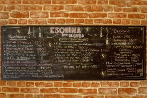 Менюто в ресторант Esquina в Хавана