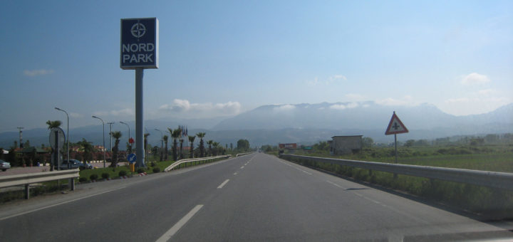 Зад тази планина е следващата ни цел