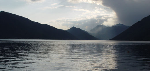 Которския залив по залез