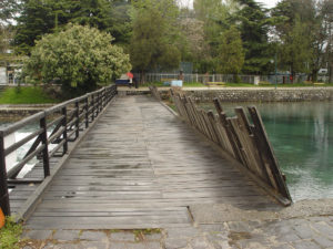 Мостът над началото на река Църни Дрин в Струга