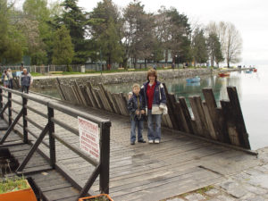 На моста над началото на река Църни Дрин в Струга