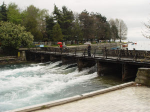 Мостът над началото на река Църни Дрин