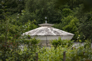 Къща за гости във формата на летяща чиния в Арт комплекса на Илин Паунов