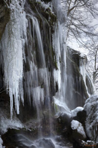 Етрополски водопад Варовитец