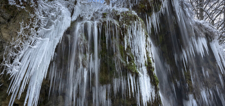 Етрополски водопад Варовитец