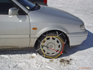 Въпреки, че пътя се рине, много често достъпа до паркинга не можеше да стане без вериги