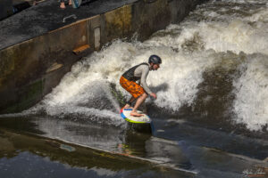 Leinewelle - хидравлично контролирана система за полуестествена речна вълна