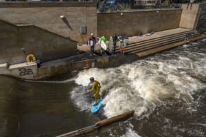 Leinewelle - хидравлично контролирана система за полуестествена речна вълна