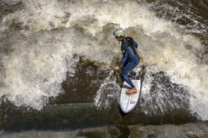 Leinewelle - хидравлично контролирана система за полуестествена речна вълна