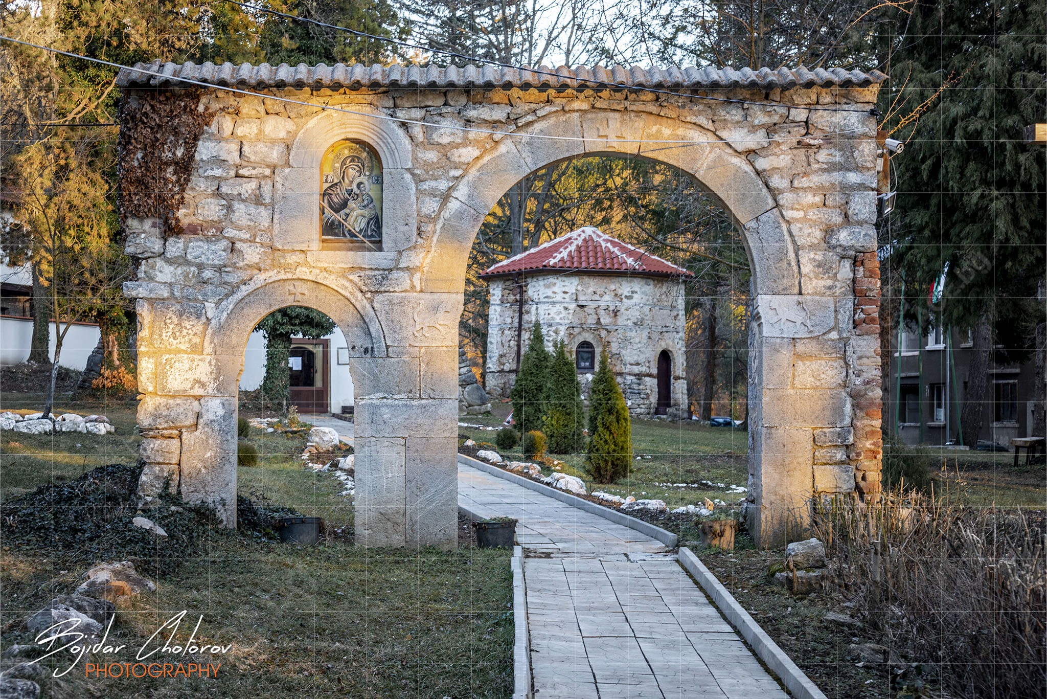 Искрецки манастир „Успение Богородично“