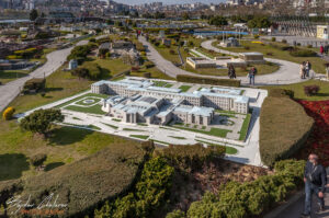 Парк Miniat&uuml;rk - макет на Турския парламент (TBMM Parlamento binasi) в Анкара
