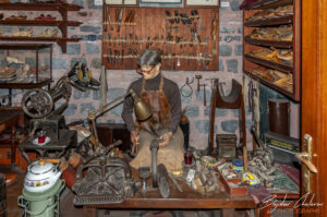 Възстановка на обущарско ателие в музея Рахми М. Коч